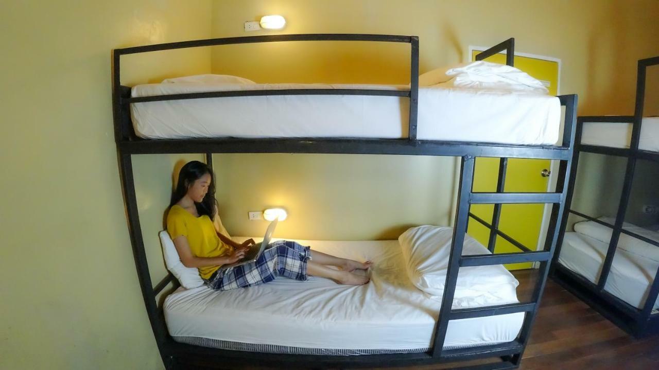 Ai Phuket Hostel Bagian luar foto